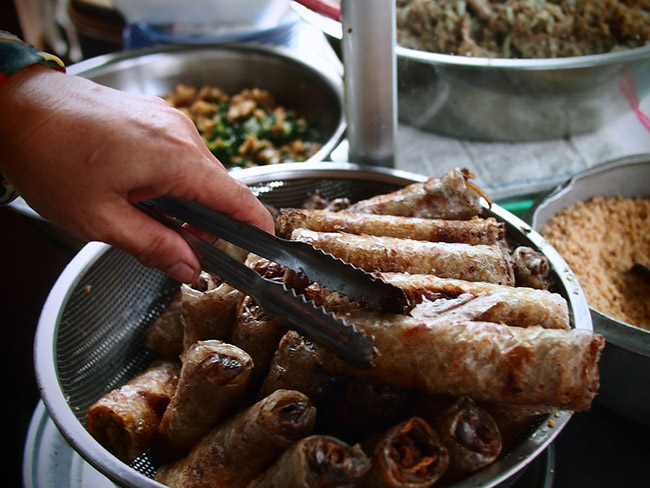 Khách nước ngoài mách nhau những món ăn đường phố cực kỳ hấp dẫn ở Sài Gòn - 8