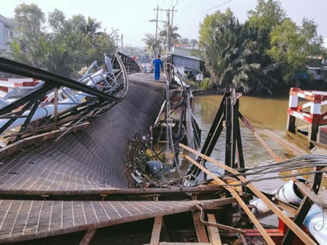 Thót tim qua những cây cầu... “răng rụng”