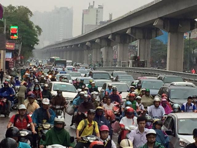 Tiến sĩ Lương Hoài Nam: “Việt Nam giờ mới tính việc cấm xe máy là hơi muộn”
