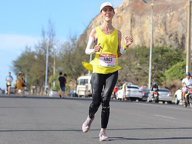 Nữ VĐV nén đau chinh phục marathon, lập kỳ tích ở Tiền Phong 2019