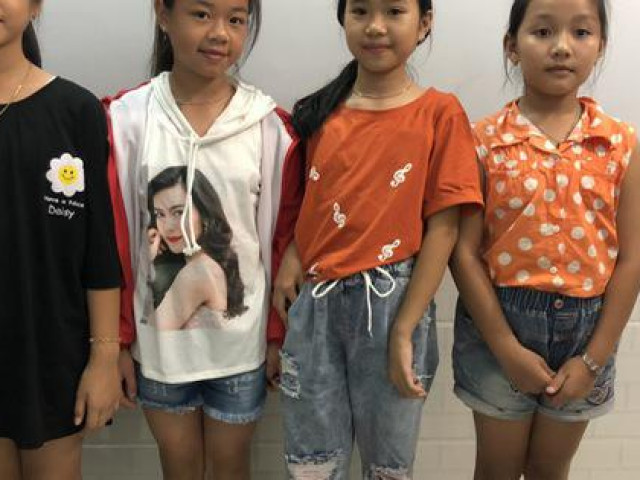 4 học sinh ”nhí” ở Phú Quốc trả lại ví cho người đánh rơi