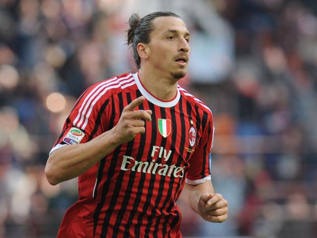 Tin HOT bóng đá sáng 3/1: Ibrahimovic đi máy bay riêng đến Milan nhận số áo lạ