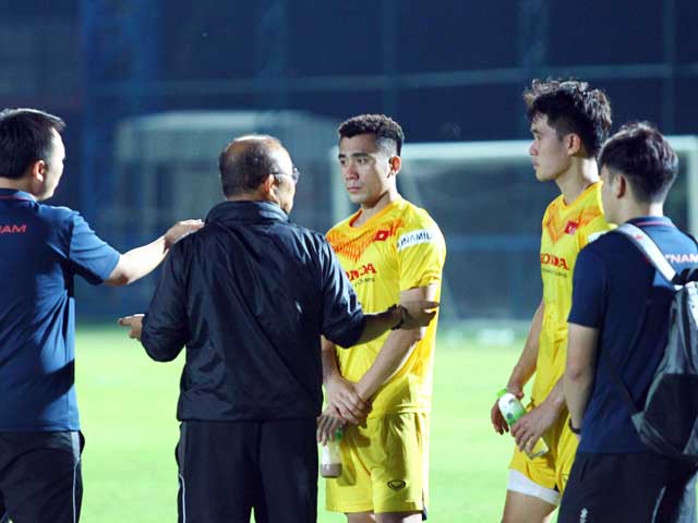 Thầy Park “chỉnh” hàng thủ sau trận U23 Việt Nam thua U23 Bahrain