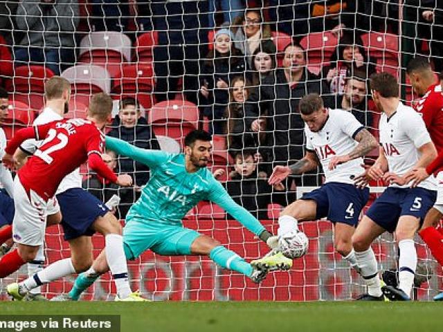 Video highlight trận Middlesbrough - Tottenham: Bất ngờ choáng váng, Mourinho đau đầu