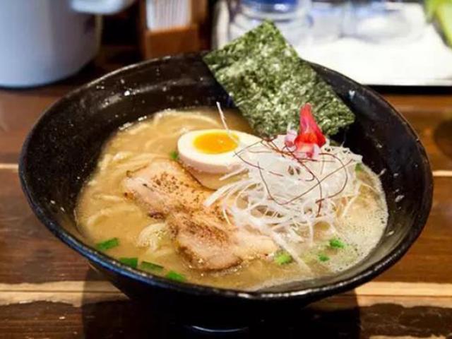 Tiệm ramen nhỏ đạt cả sao Michelin, chỉ có 9 chỗ ngồi và bán đúng 150 bát mỗi ngày