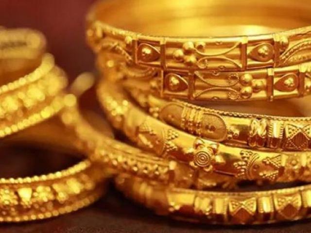 Giá vàng hôm nay 10/1: Vàng “đuối sức”, lao đầu xuống dưới mức 43 triệu đồng