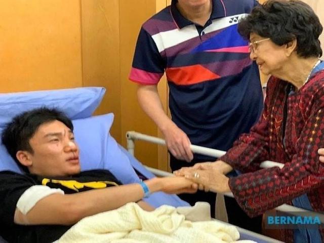 Số 1 cầu lông Momota gặp nạn: Lee Chong Wei, Tiến Minh nói lời ”gan ruột”