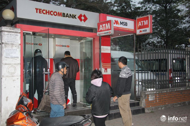 Không còn cảnh xếp hàng dài, ATM ngày giáp Tết vắng tanh