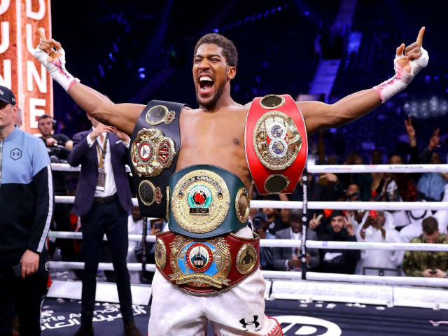 Tin thể thao HOT 24/1: ”Vua boxing” Joshua nhận đề nghị siêu khủng