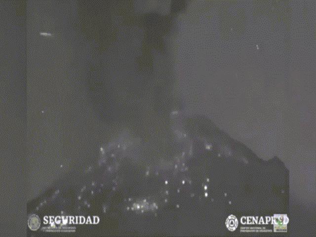 Video: Khoảnh khắc UFO đột ngột xuất hiện khi núi lửa Mexico phun trào