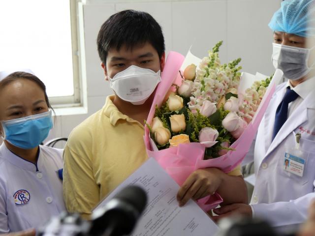 Quá trình điều trị cho cha con người Trung Quốc nhiễm virus nCoV tại Việt Nam