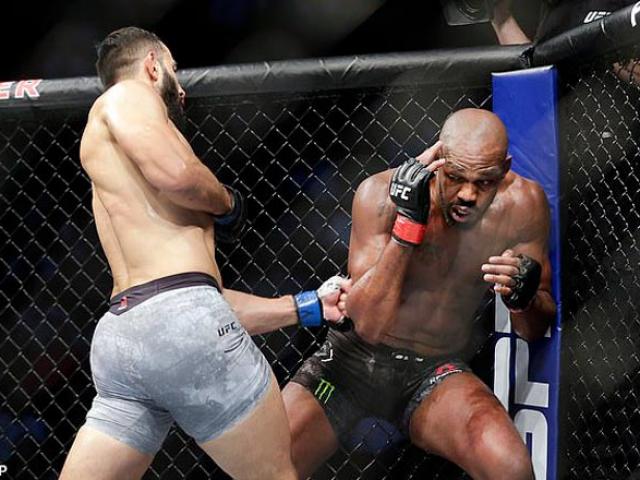 Thua 90% vẫn được trọng tài cho thắng: “Bố già UFC” phát điên vì bị qua mặt