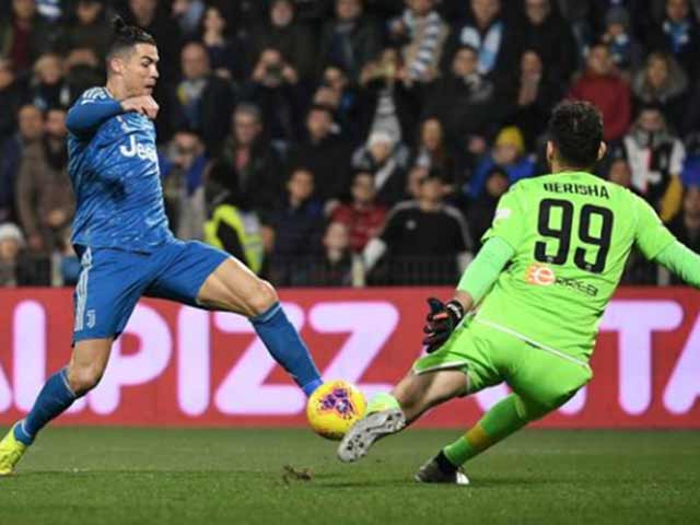 Trực tiếp bóng đá SPAL - Juventus: Ronaldo sút phạt chạm xà ngang
