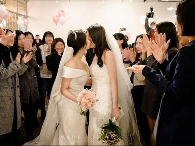 Cặp đôi đồng tính nữ xinh đẹp “khoá môi” trong đám cưới ở Hàn Quốc gây bão