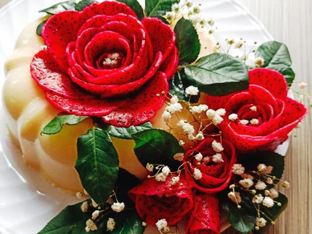 Mẹ đảm Sài Gòn và đôi bàn tay ”phù thủy” biến mọi món ăn thành hoa hồng vô cùng đẹp mắt