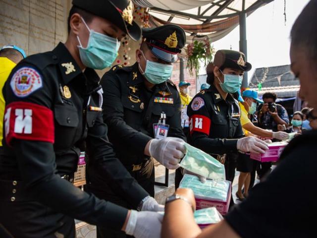 Thái Lan: Ca nhiễm mới cao nhất từ đầu dịch; Bangkok bị phong tỏa một phần