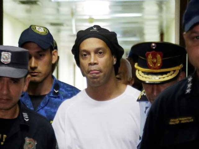 Ronaldinho nguy cơ ngồi tù 10 năm: Nghi án đường dây rửa tiền