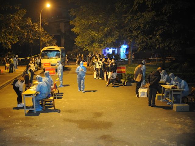 “Trắng đêm” đón người Việt từ Macao, Hàn, Nhật, Trung,… vào khu cách ly