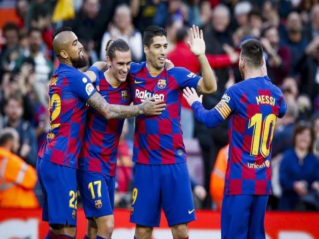 Messi bị giảm 50% lương: Barca hưởng lợi quá lớn, sự công bằng mập mờ