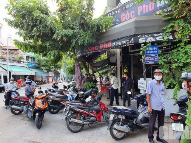 TP.HCM: Phạt hàng chục quán phớt lờ lệnh cấm, người không đeo khẩu trang