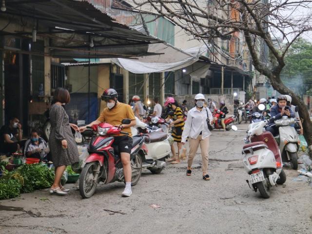 Thực phẩm chợ dân sinh đắt hàng ”như tôm tươi”, sức mua gấp đôi ngày thường