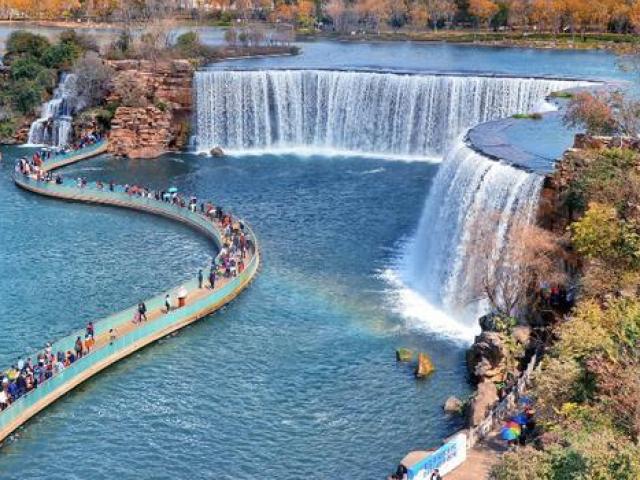 Trầm trồ trước vẻ đẹp tuyệt tác của thác nước nhân tạo đẹp nhất TQ và lớn nhất châu Á
