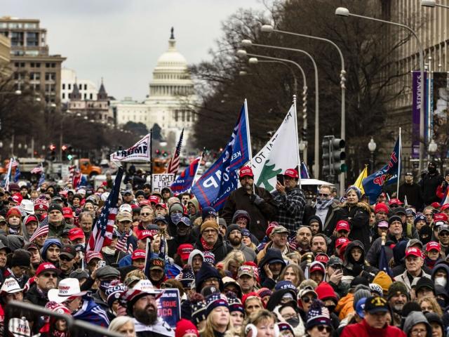 “Biển người” khắp nước Mỹ ùn ùn kéo về Washington ủng hộ ông Trump “lật kèo” bầu cử
