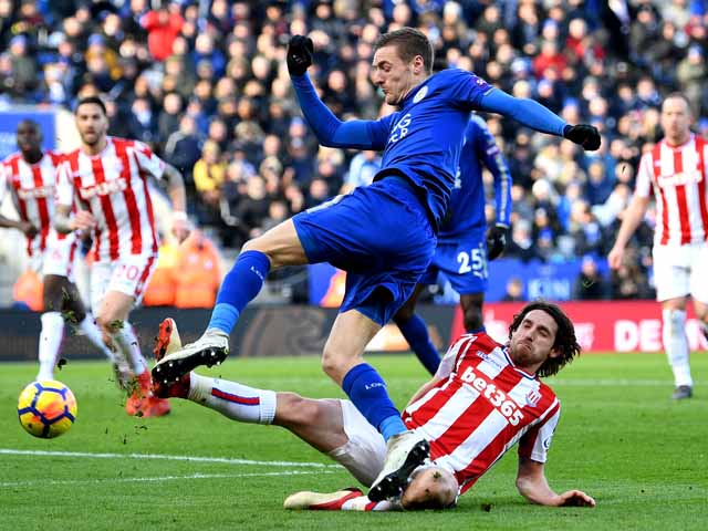 Trực tiếp bóng đá Stoke - Leicester: Justin lập siêu phẩm