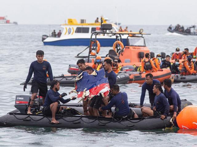 2 nguyên nhân chính có thể là ”thủ phạm” khiến máy bay Indonesia rơi