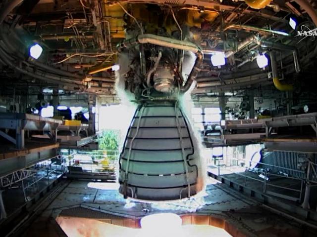 Động cơ ”quái vật” của NASA trình làng thành công: Thế giới có tên lửa đẩy mạnh nhất hành tinh