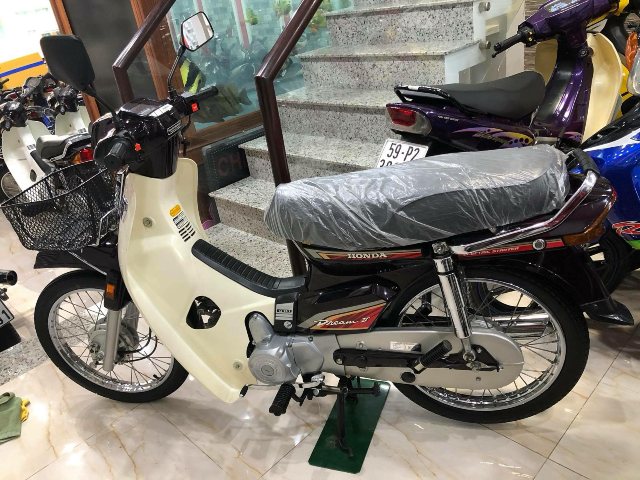 CHOÁNG: Honda Dream II Thái chưa đổ xăng, rao bán hơn 2 tỷ đồng