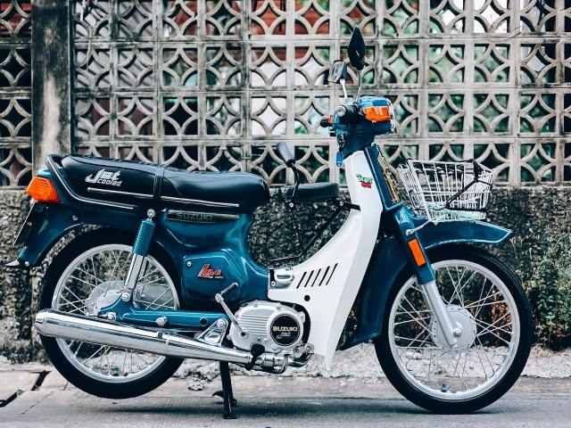 Hồi sinh Suzuki Bravo RC100, nỗi lo của Honda DD đỏ một thời