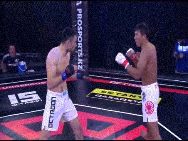 Cú knock-out kinh động MMA: Đòn đá tuyệt kỹ làm đối thủ thua luôn