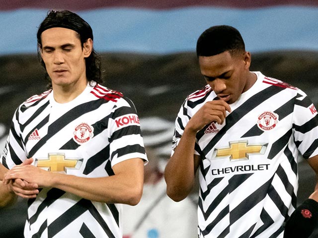 Martial ghi bàn thua cả ”ông già” Cavani, MU giải bài toán đá cắm thế nào?