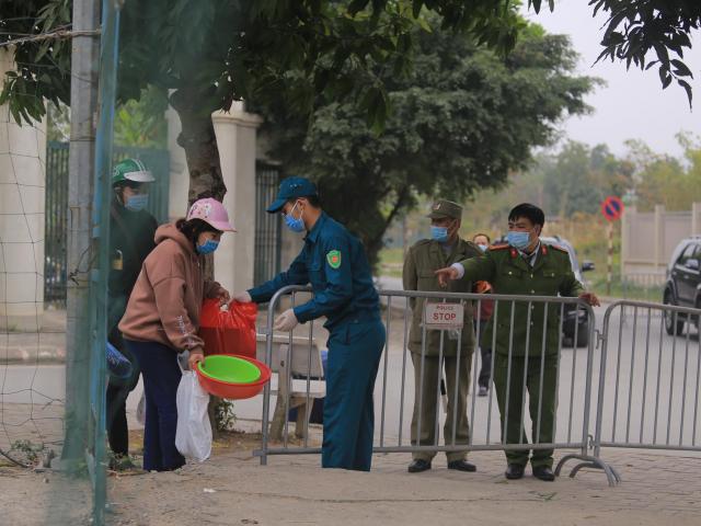 Lịch trình di chuyển của hai mẹ con mắc COVID-19 sống tại chung cư ở Hà Nội