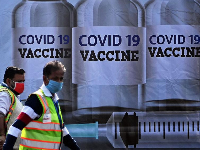 Đau đầu nâng cấp vaccine chống biến thể SARS-CoV-2 nguy hiểm