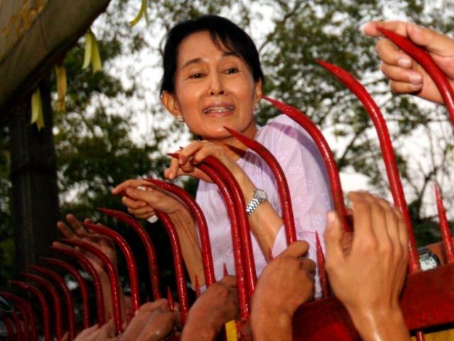 Đảo chính ở Myanmar: Bà Aung San Suu Kyi bị buộc tội, đối mặt án tù