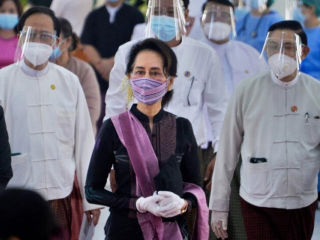Đảo chính ở Myanmar: Hành động bất ngờ của 70 nghị sĩ vừa thoát quản chế