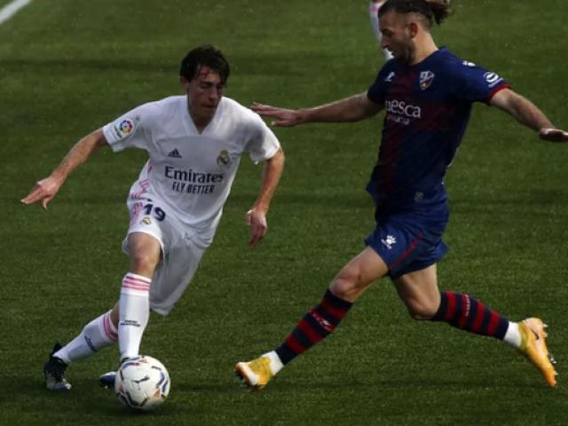 Video Huesca - Real Madrid: Người hùng bất ngờ, vượt mặt Barca