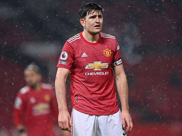 MU đua vô địch gặp biến lớn: Solskjaer có tước băng đội trưởng của Maguire?