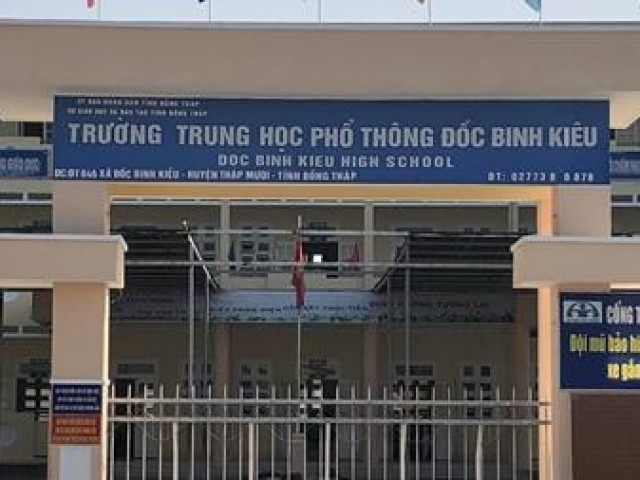 Côn đồ vào trường bắt học sinh ra ngoài đánh trọng thương