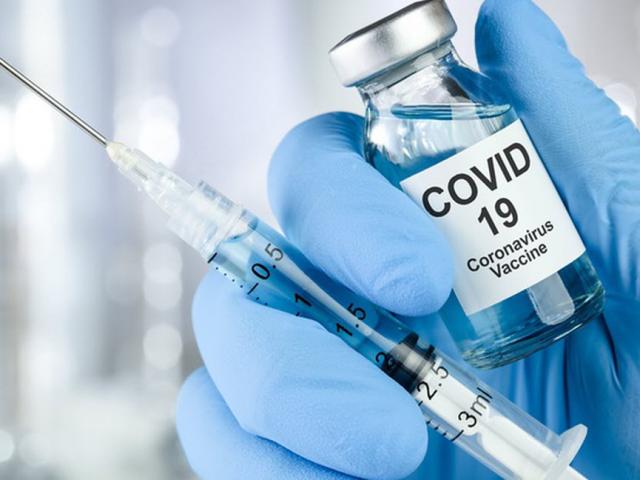 Bộ Y tế thông tin thêm về lô vắc-xin phòng COVID-19 đầu tiên về đến Việt Nam
