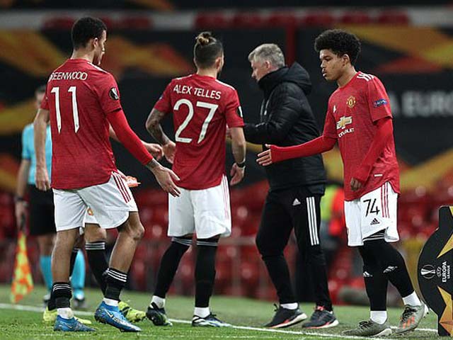 Solskjaer hứng ”bão” chỉ trích vì Fernandes, MU được dự báo vô địch Europa League