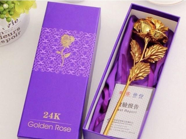 Xuất hiện hoa hồng ”mạ vàng” giá chỉ 10.000 đồng/bông