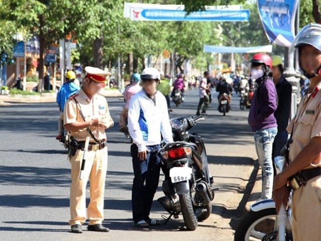 Không mang Giấy đăng ký xe có bị tạm giữ phương tiện không?