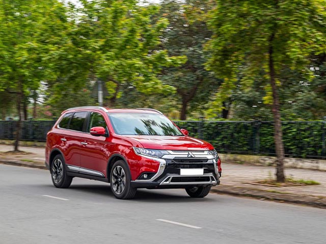 Giá xe Mitsubishi Outlander lăn bánh tháng 3/2021, thấp nhất 825 triệu