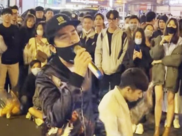 Đan Trường bị bắt gặp đi ”xin hát” ở chợ đêm Đà Lạt: Cái kết bất ngờ