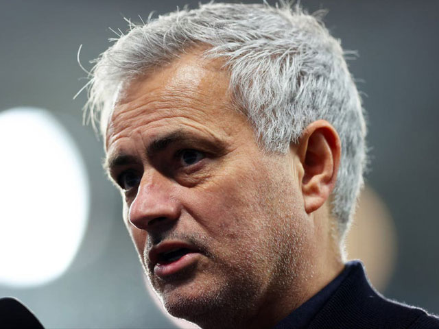 Mourinho lại phát ngôn sốc, ám chỉ cầu thủ Tottenham phá hoại phòng thay đồ