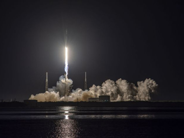 Thêm 60 vệ tinh Starlink lên vũ trụ, SpaceX đang khiến mọi người sửng sốt