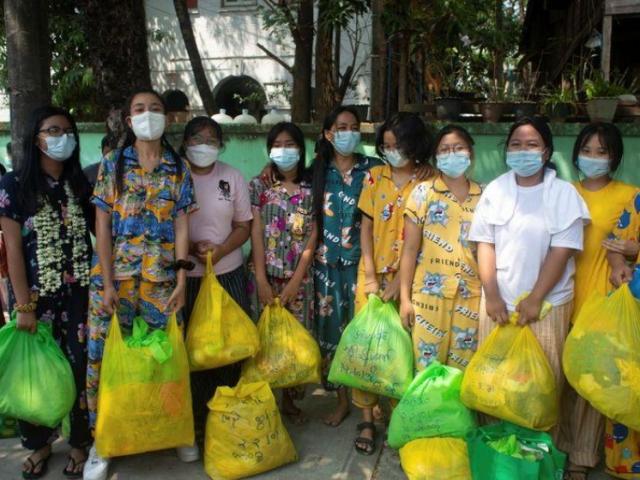 Quân đội Myanmar bất ngờ thả hàng trăm người biểu tình